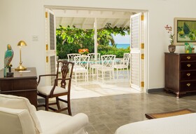 Round Hill Hotel & Villas