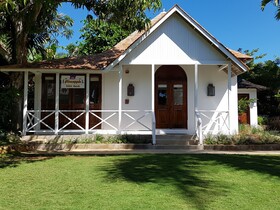 Round Hill Hotel & Villas