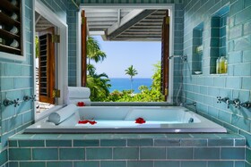Round Hill Hotel & Villas