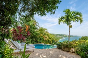 Round Hill Hotel & Villas