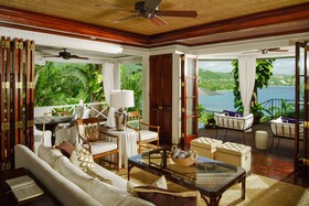 Round Hill Hotel & Villas