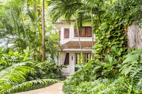 Round Hill Hotel & Villas