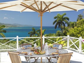 Round Hill Hotel & Villas