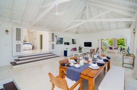 Round Hill Hotel & Villas