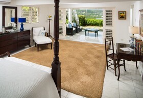 Round Hill Hotel & Villas