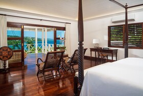 Round Hill Hotel & Villas