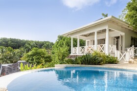 Round Hill Hotel & Villas