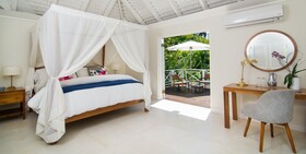 Round Hill Hotel & Villas