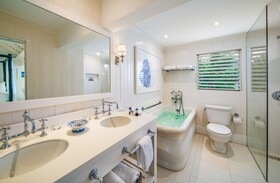 Round Hill Hotel & Villas