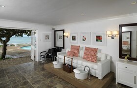 Round Hill Hotel & Villas