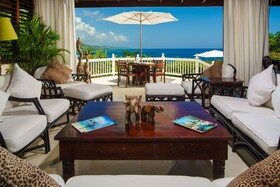 Round Hill Hotel & Villas