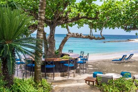 Round Hill Hotel & Villas