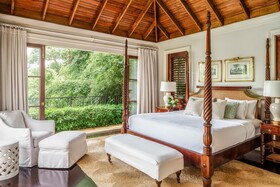 Round Hill Hotel & Villas