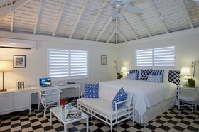 Round Hill Hotel & Villas