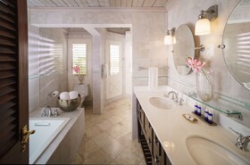 Round Hill Hotel & Villas