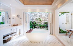 Round Hill Hotel & Villas