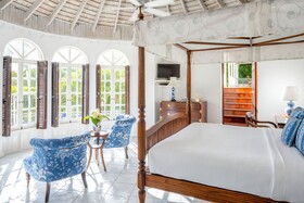 Round Hill Hotel & Villas