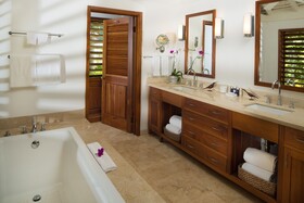 Round Hill Hotel & Villas