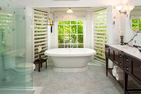 Round Hill Hotel & Villas