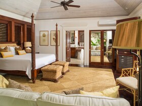 Round Hill Hotel & Villas