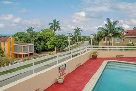 The Whytehouse Villa