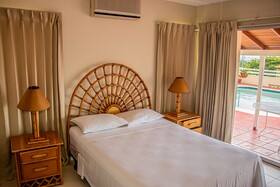 The Whytehouse Villa
