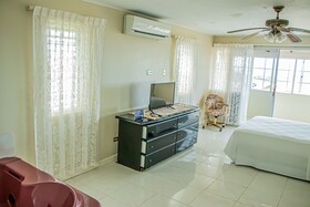 The Whytehouse Villa