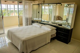 The Whytehouse Villa