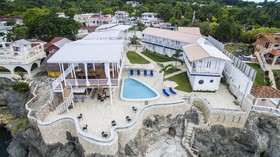 Begona Cliff Hotel