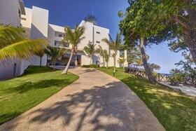 Grand Lido Negril Au-Naturel - An Autograph Collection All-Inclusive Resort - Adults Only