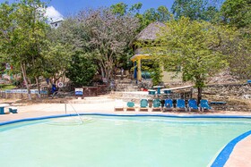 Haleys Paradise at Blue Hole