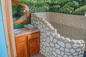 Haleys Paradise at Blue Hole