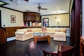 Villa Dora Mae