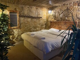 Dana’s Trail Hotel