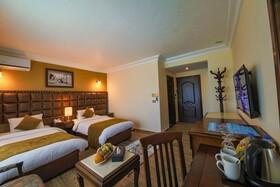 Town Season Hotel