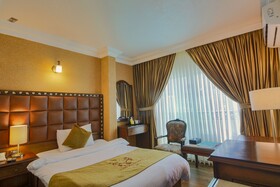 Town Season Hotel