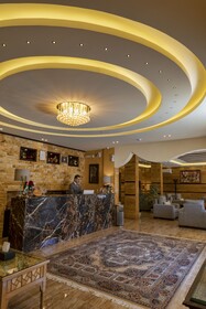 Town Season Hotel