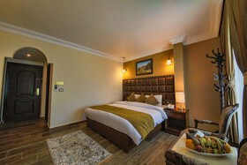 Town Season Hotel