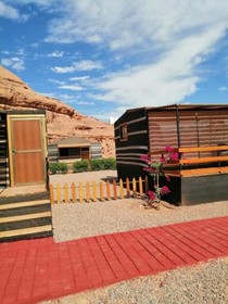 Rum Oasis Luxury Camp