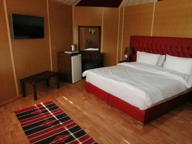 Rum Oasis Luxury Camp