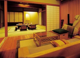 Akan Tsuruga Bessou Hinanoza