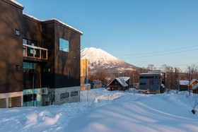 Off Piste Chalet by H2 Life