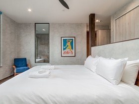 Off Piste Chalet by H2 Life