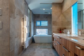 Off Piste Chalet by H2 Life