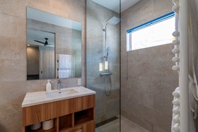 Off Piste Chalet by H2 Life