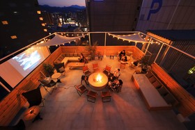 Unwind Hotel & Bar