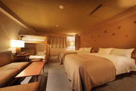 Unwind Hotel & Bar