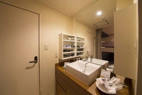 Hotel Love