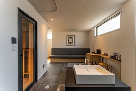 9 Hotel Tenjin
