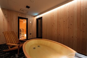 9 Hotel Tenjin
